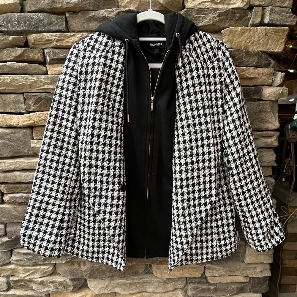 Express jacket (large). Houndstooth pattern. Never worn.